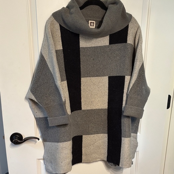 Anne Klein Black and Gray Turtleneck Sweater - Picture 1 of 5